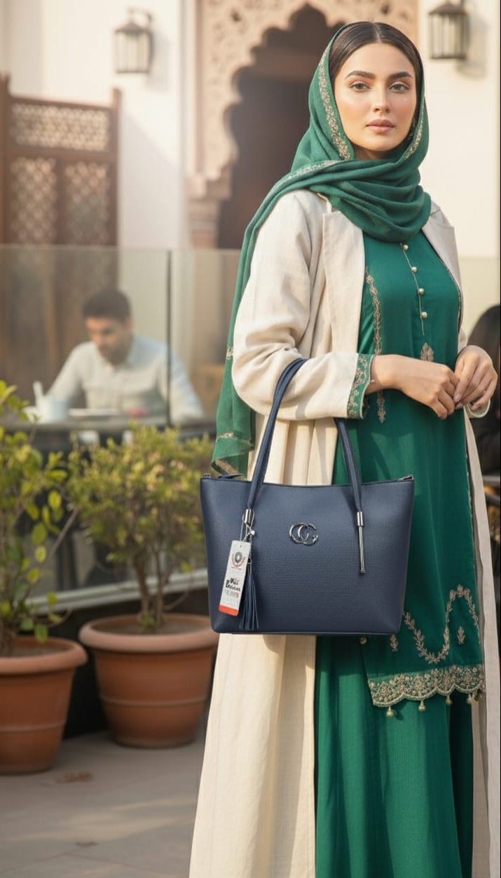 Chic Navy Blue Handbag β Elegant, Trendy & Timeless!