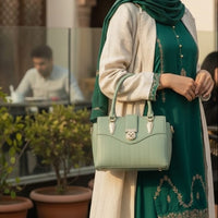 Premium Elegant Handbag – A Style You Can’t Resist!